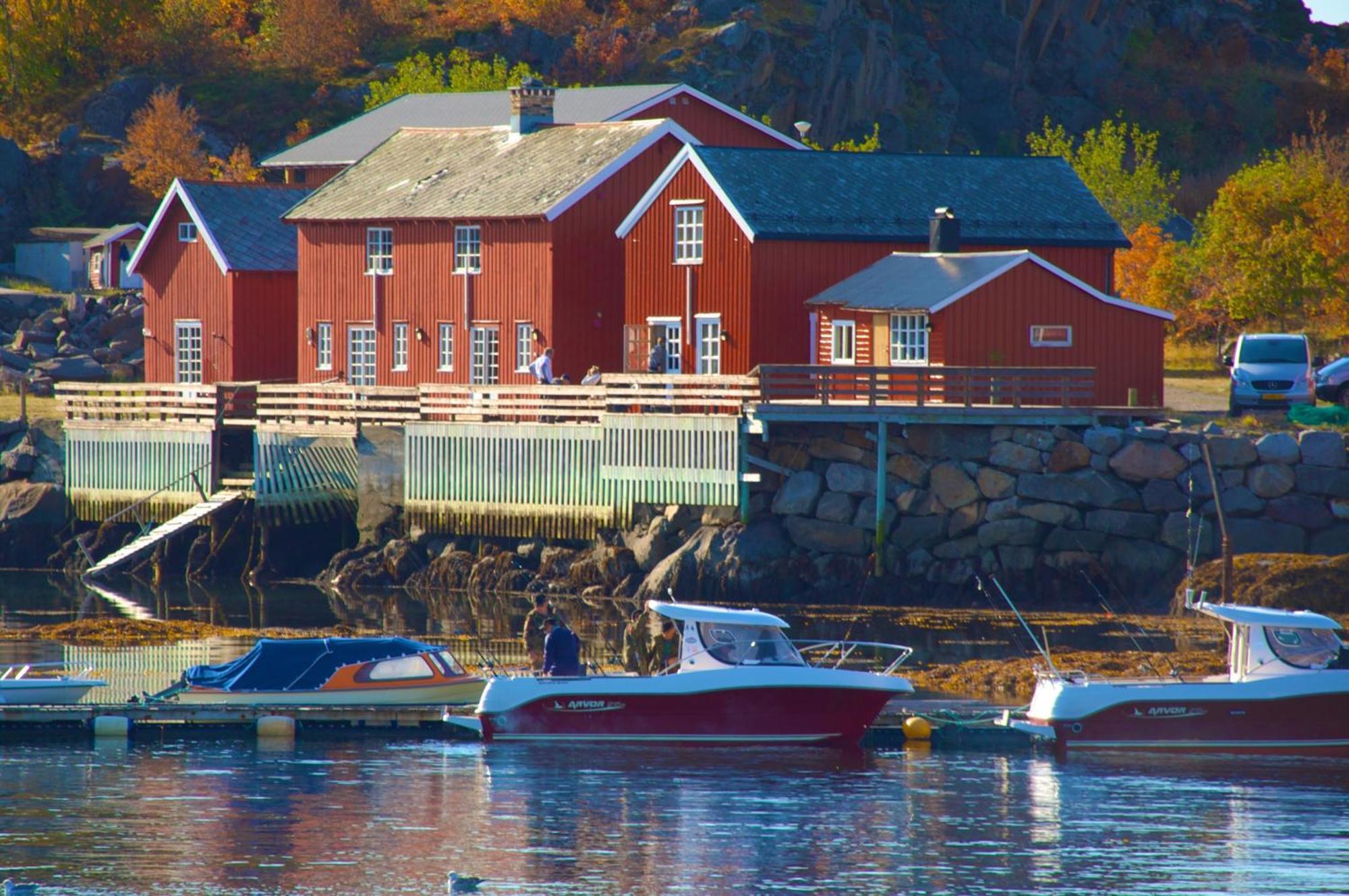 Statsbuene I Kabelvag Hotel Exterior photo